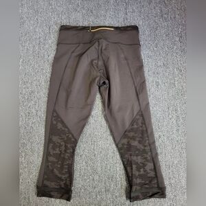 Lululemon camo crop olive green leggings size 8